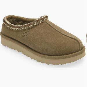 BNWT! Ugg Tasman women’s - color Antilope